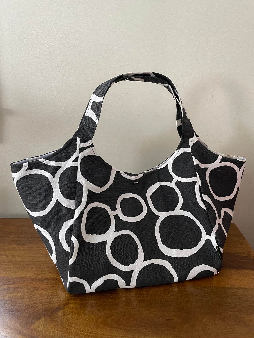 Market Tote - Black and White Bubble