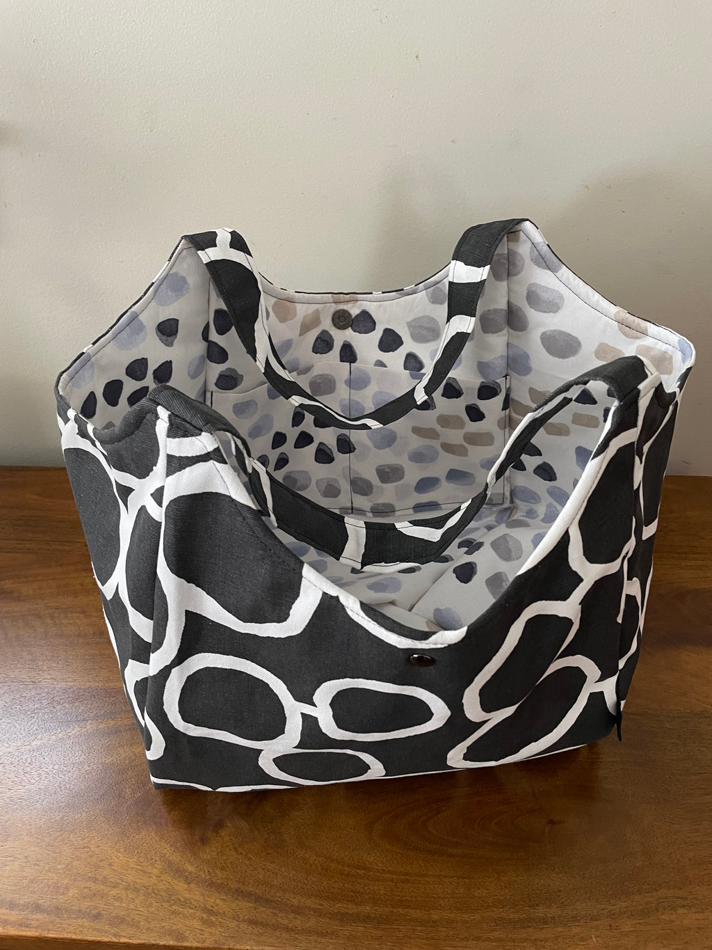 Market Tote - Black and White Bubble