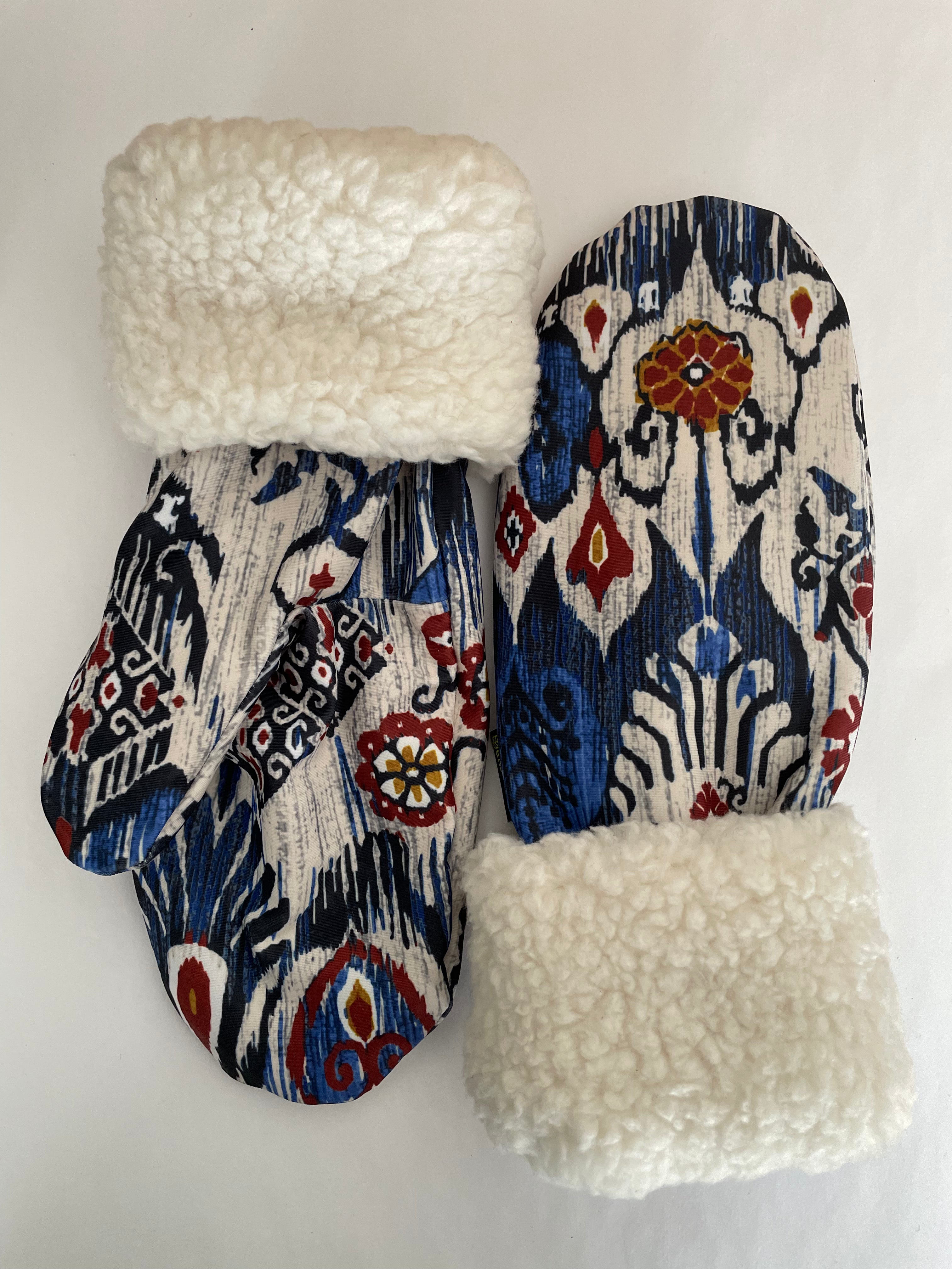 Patterned Mitts - Folk Art