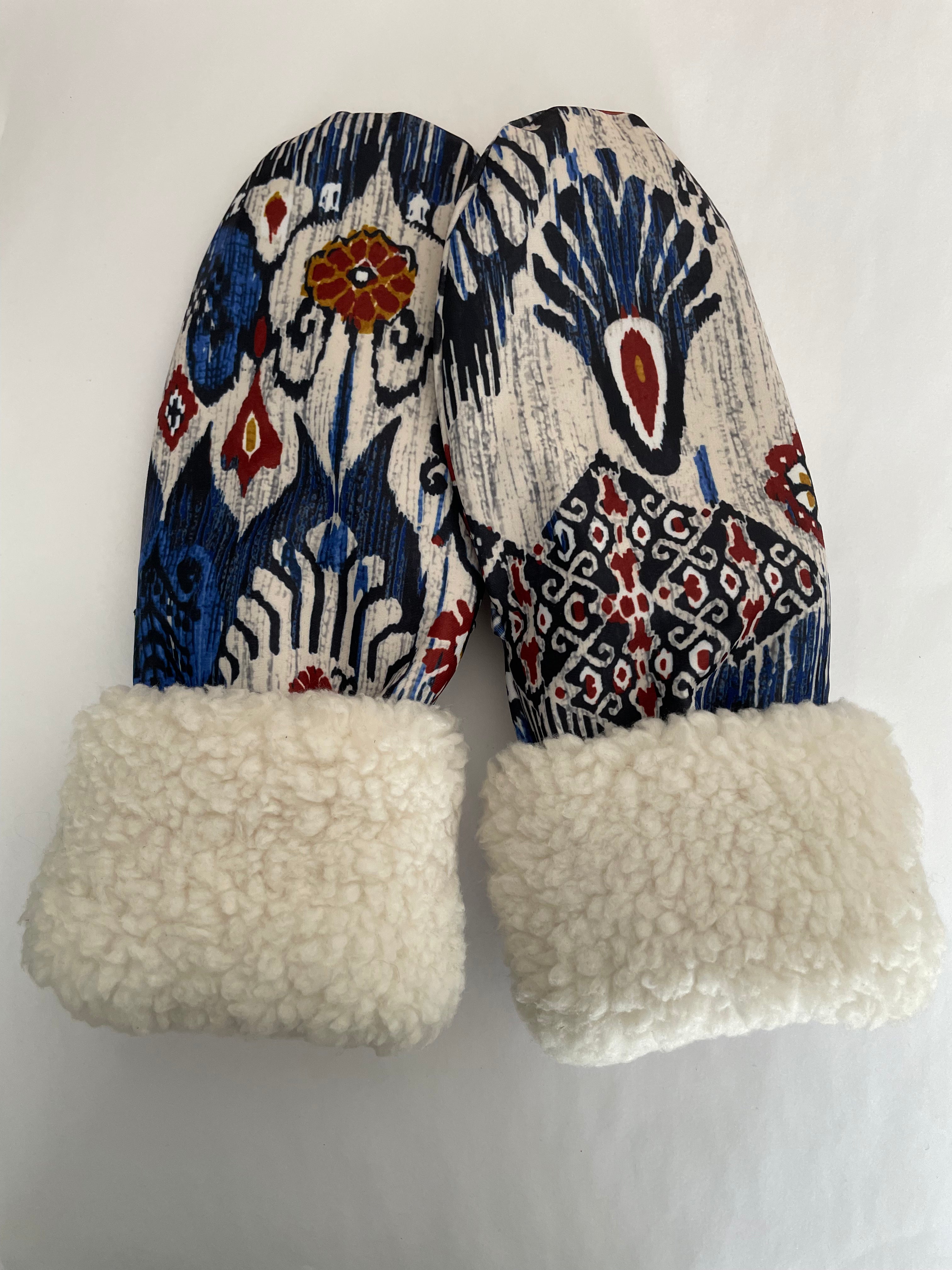 Patterned Mitts - Folk Art