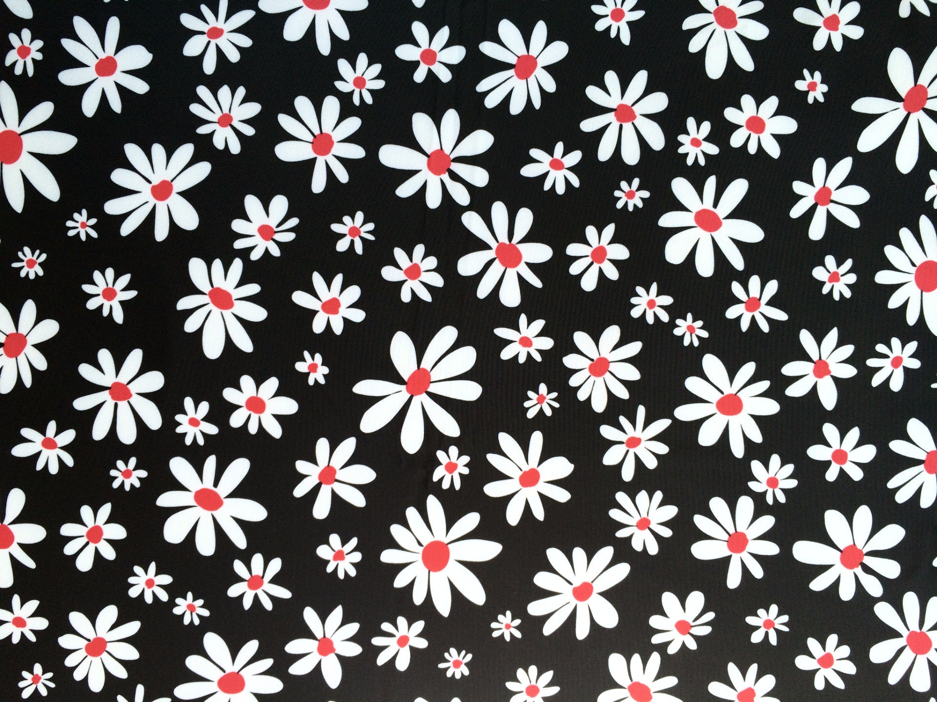 Hello Daisy Hat: Red Center